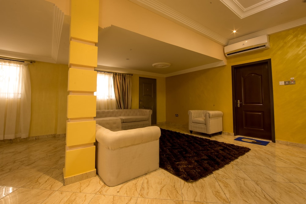Bays Luxury Lodge 35/50