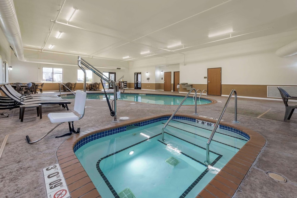 Comfort Suites Bridgeport Clarksburg 13/33