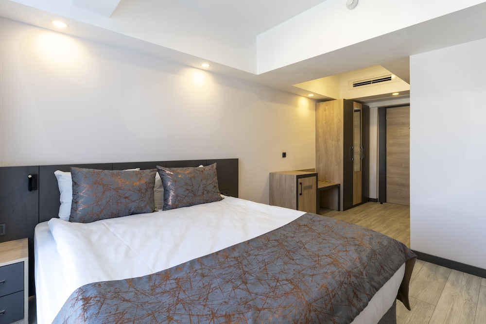 Irenic Hotel 20/49