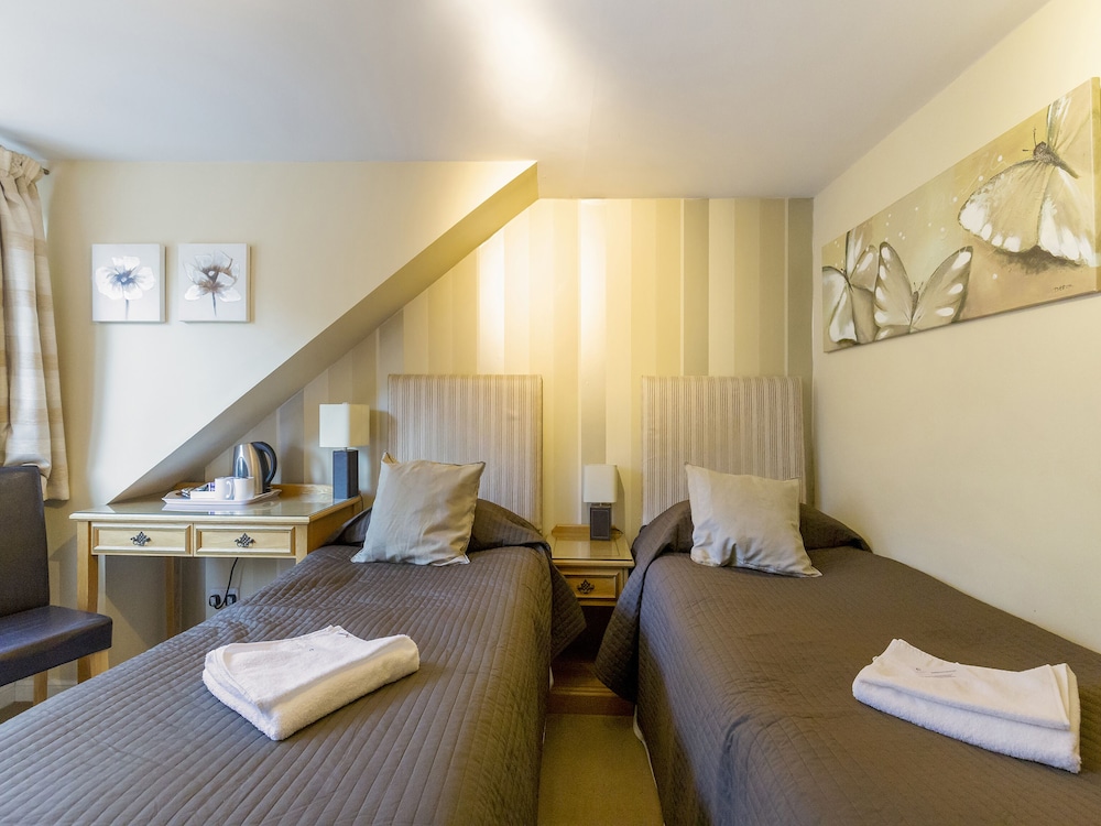 OYO Arden Guest House, Craigmillar Castle Edinburgh 23/43
