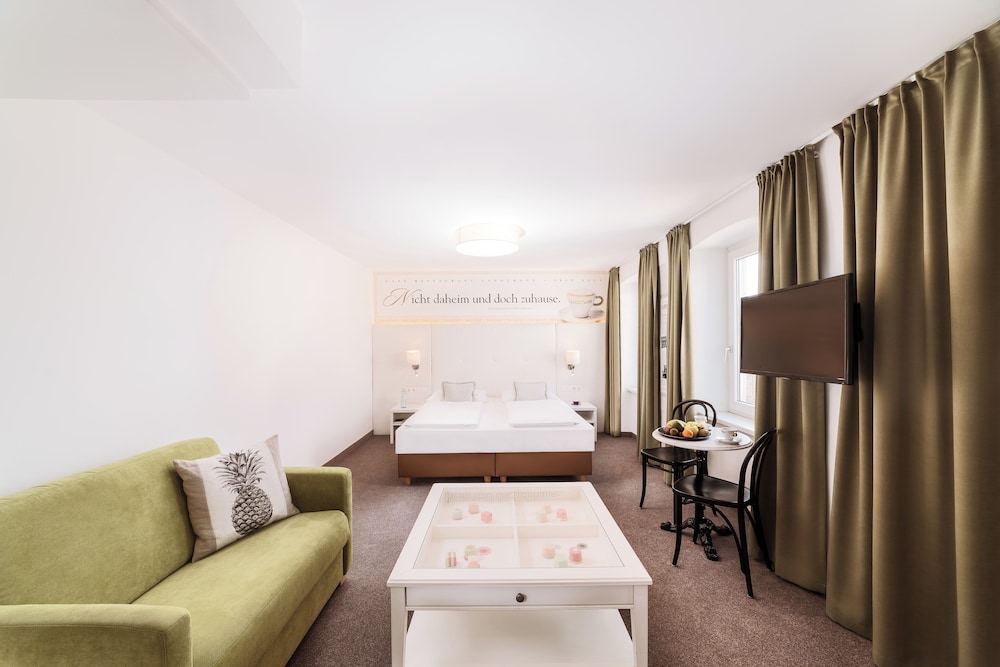 Boutique Hotel Donauwalzer 55/76