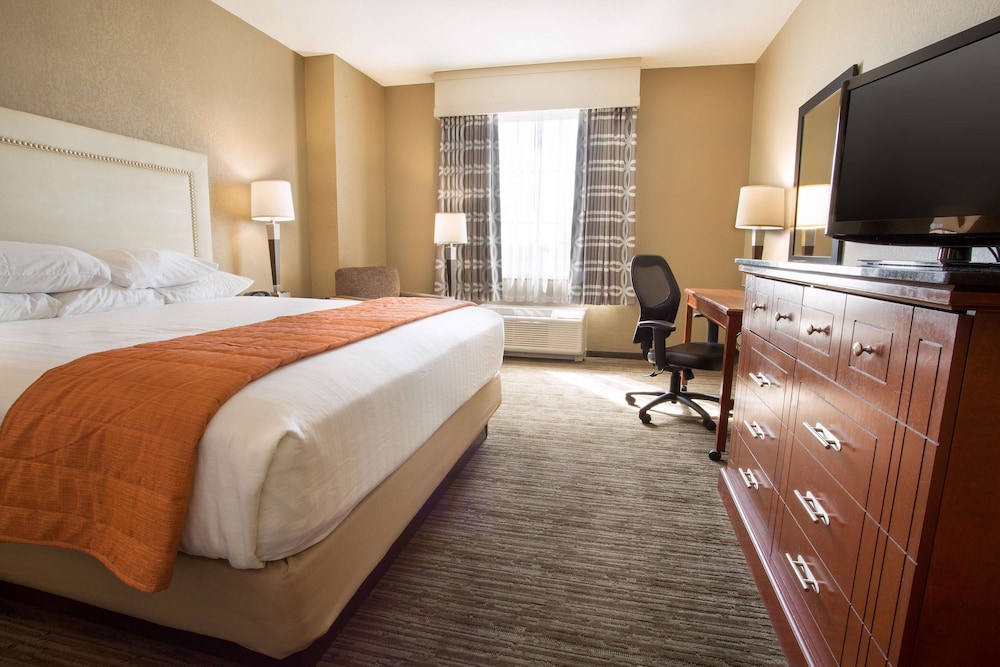 2 ROOMS, SUITE, KING BED, SOFA