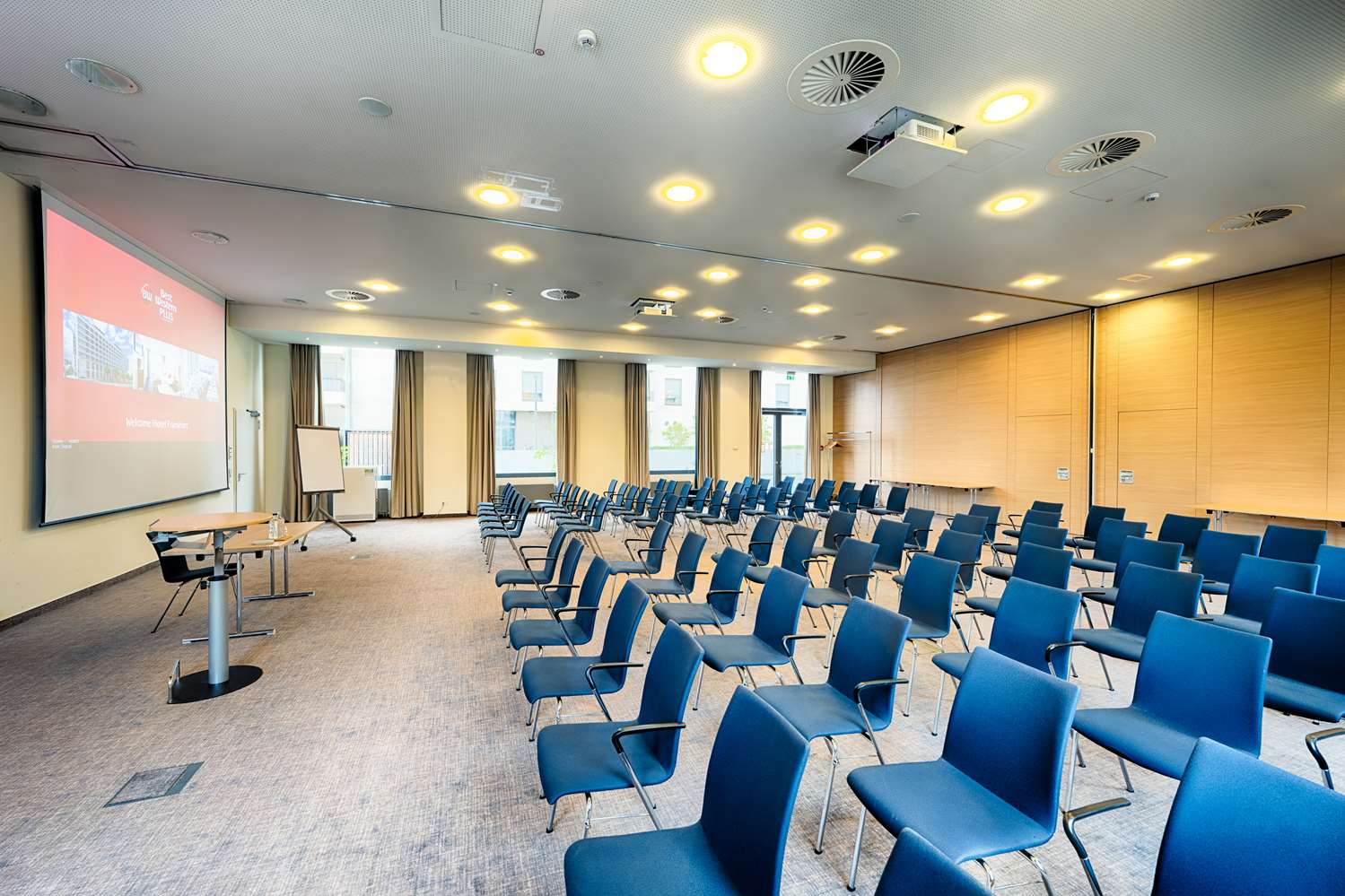 Best Western Plus Welcome Hotel Frankfurt 73/82