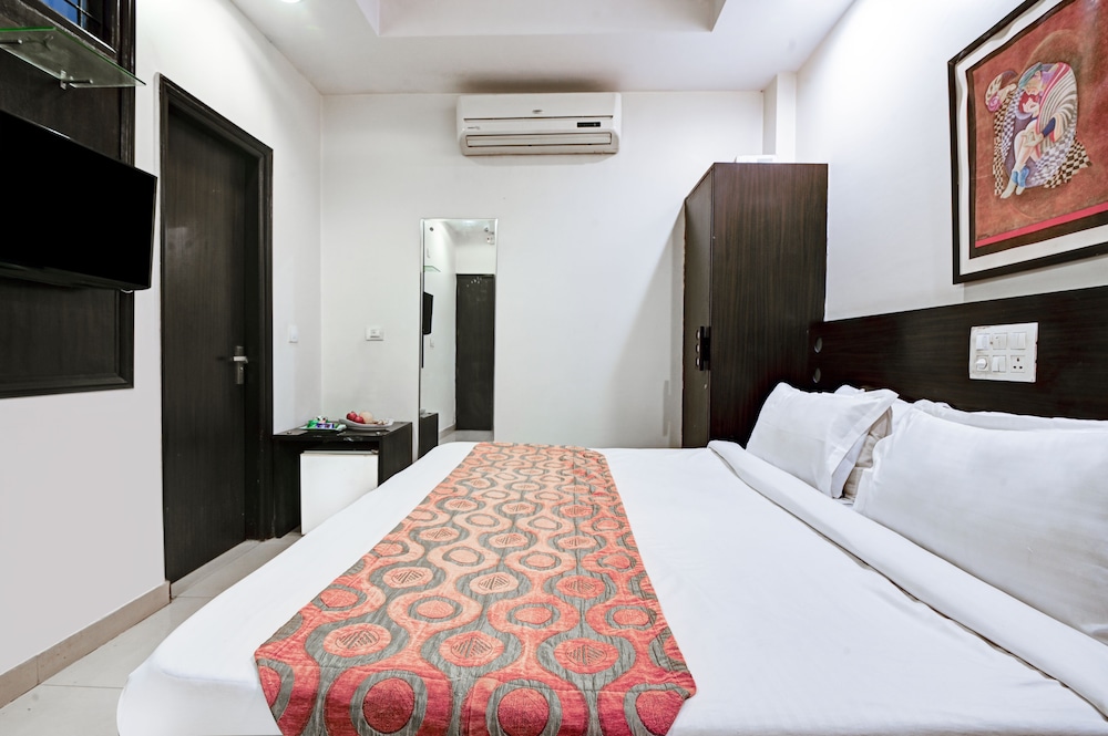 Hotel Amby Inn 17/50
