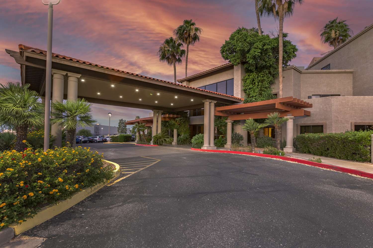Best Western Plus Scottsdale Thunderbird Suites 6/46