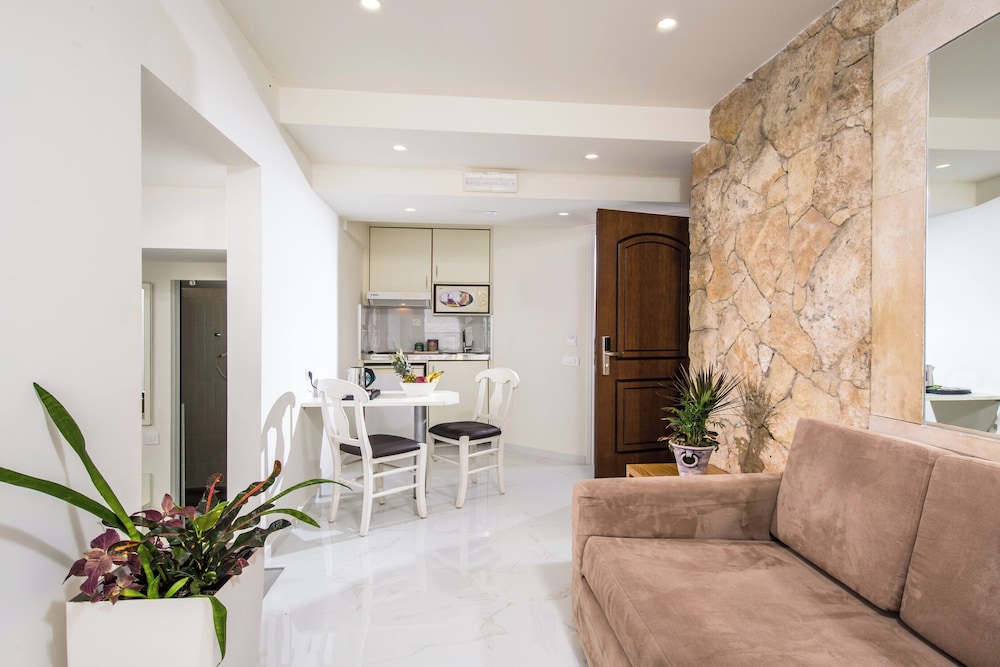 W Suites 46/70