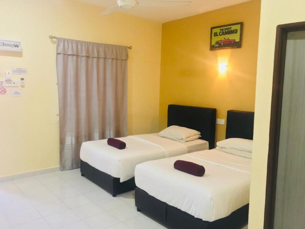 Dhania Motel 17/41