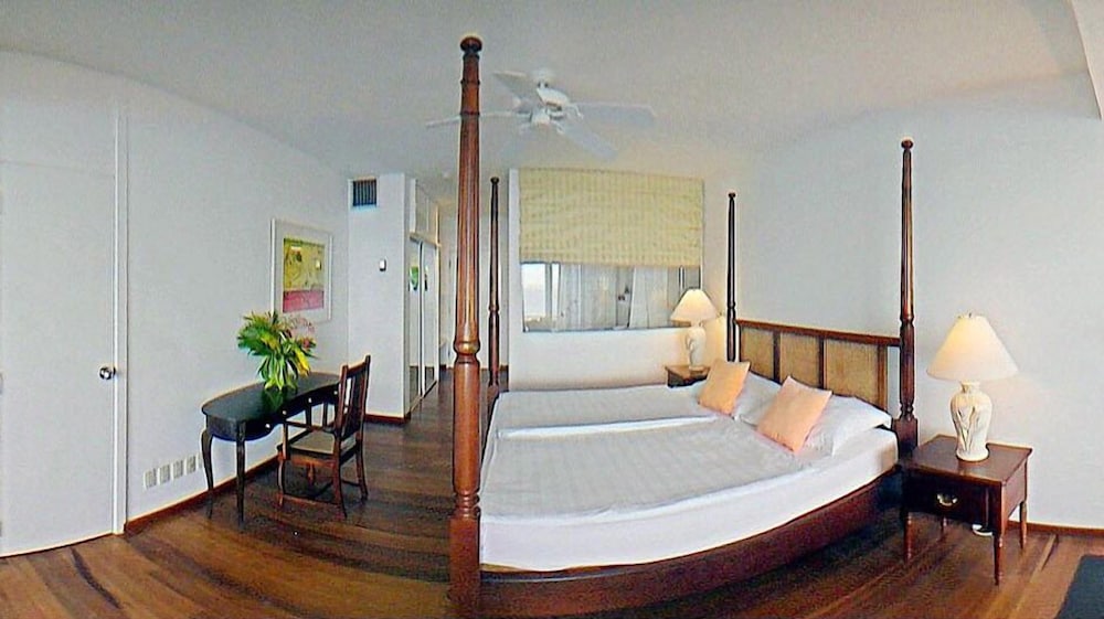 Blue Haven Hotel 10/58