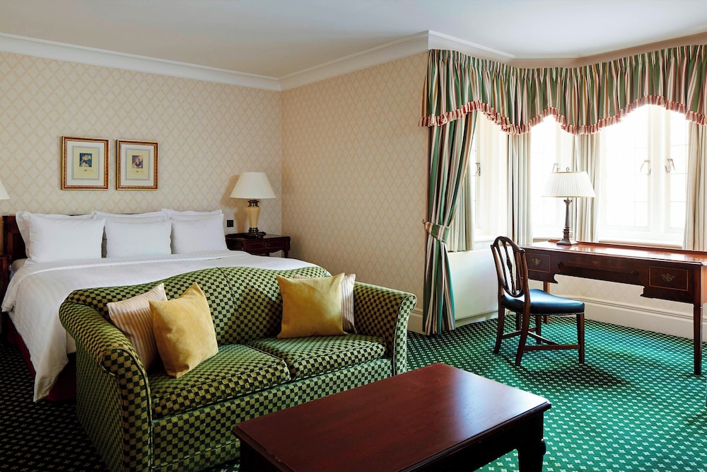 House, King Bed