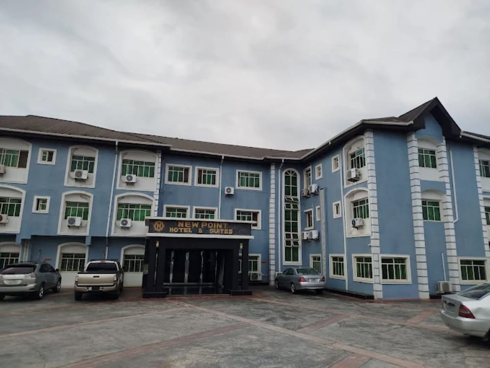 Entry Point Hotel 41/49
