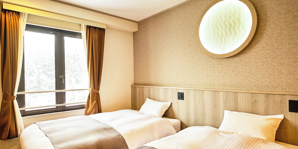 DELUXE, TWIN BEDS