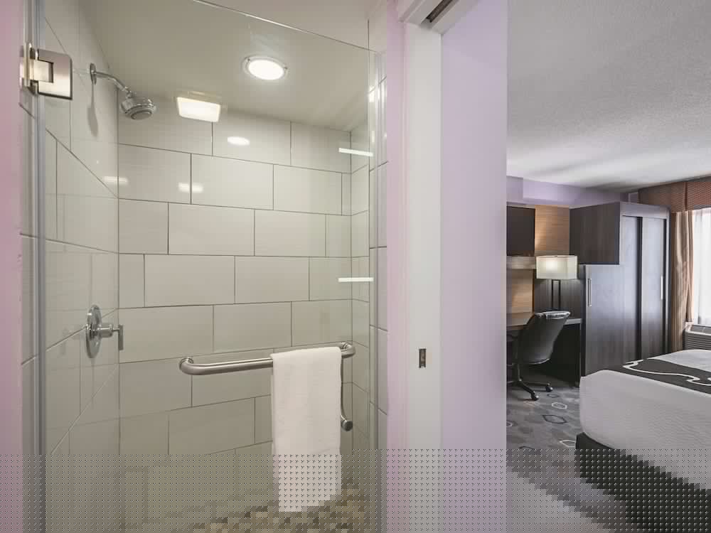 La Quinta Inn & Suites by Wyndham Minneapolis Northwest 8/39