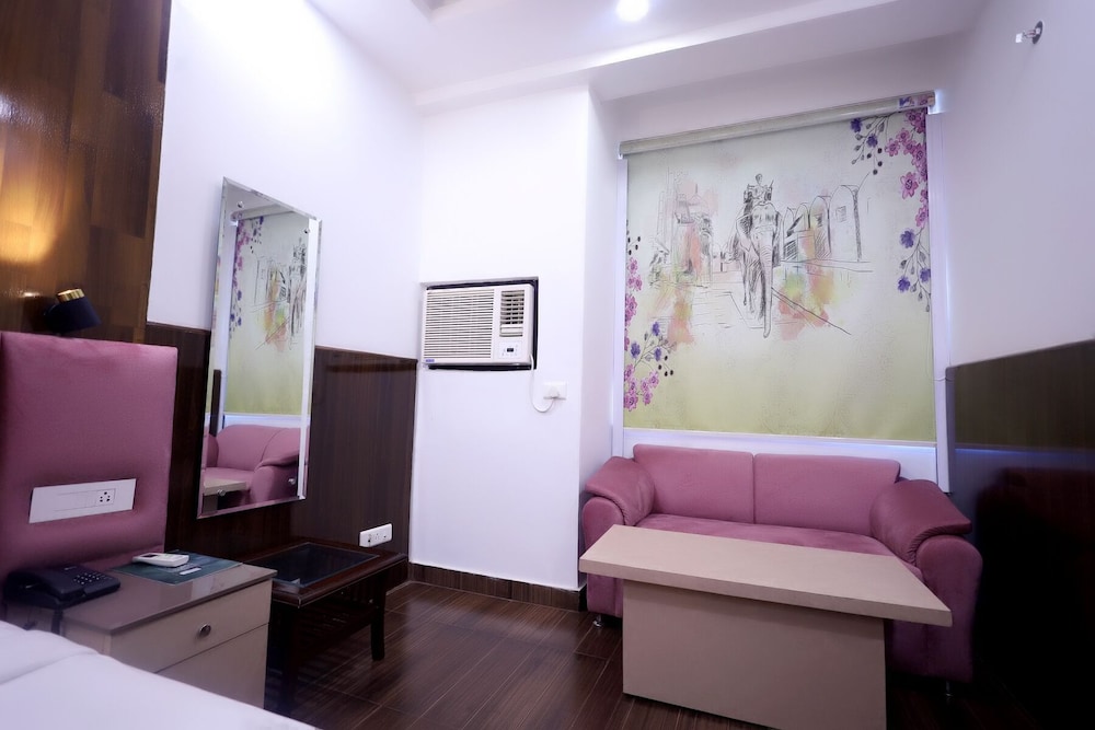 Hotel Krishna Sagar(Raj Nagar) 50/62