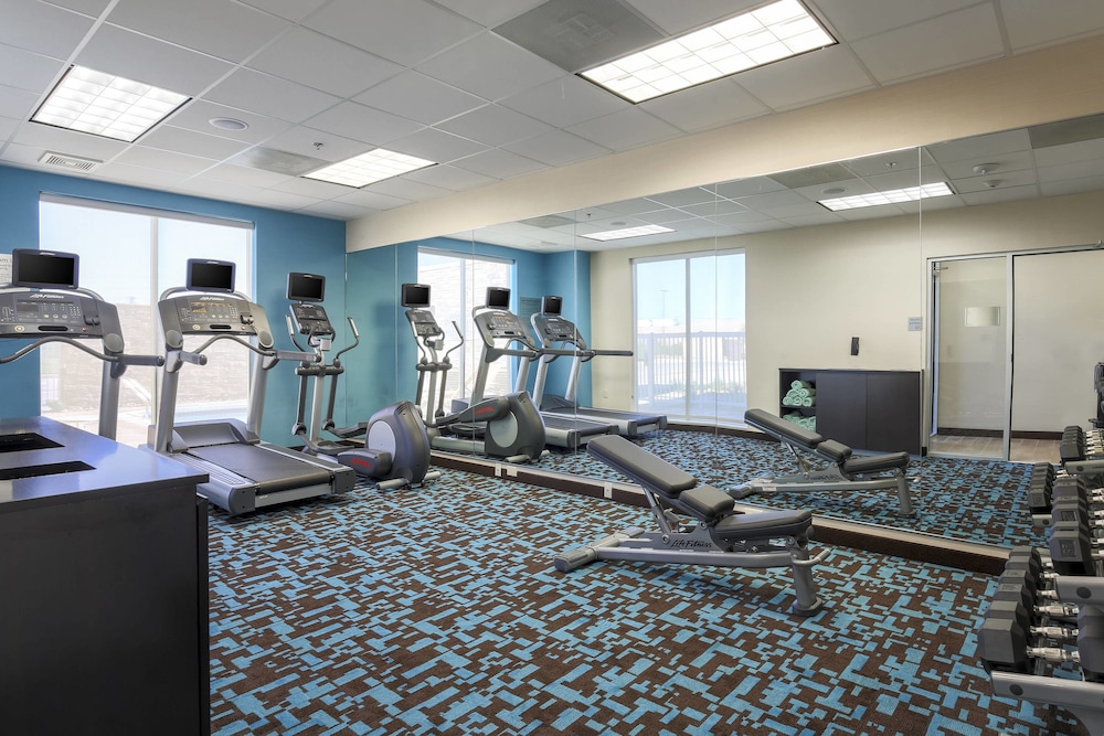 Fairfield Inn Suites Pleasanton 18/32