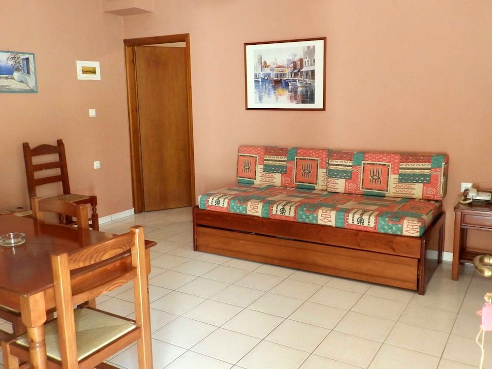 Alexandra Hotel 32/50
