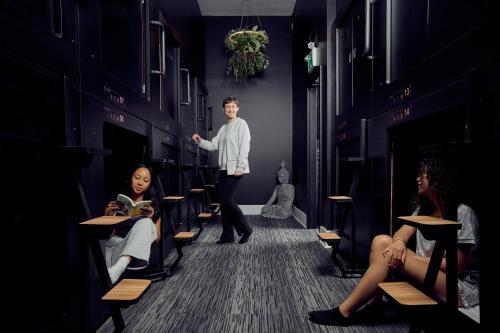 Capsule Hotel Montreal 19/28