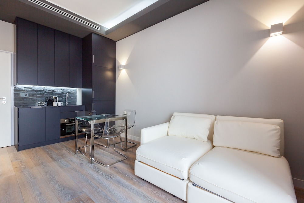 easyhomes - City Centre Suites 33/50
