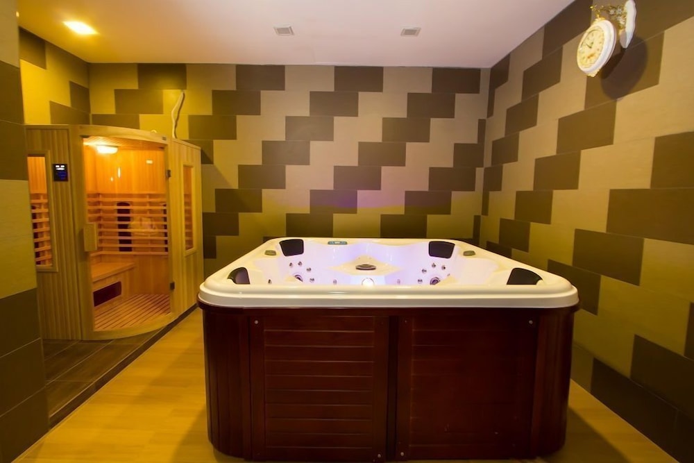 888 Boutique Hotel 43/60