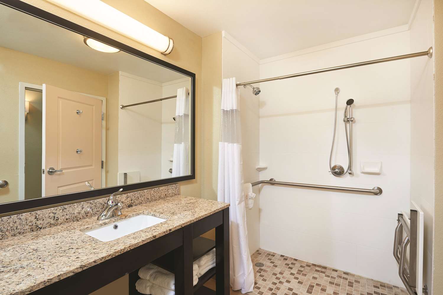 La Quinta Inn And Suites Carlsbad 57/59