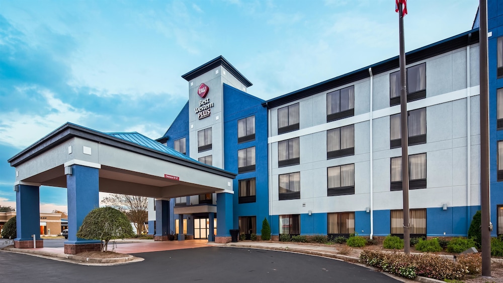 Comfort Inn & Suites Carrollton, GA 1/40