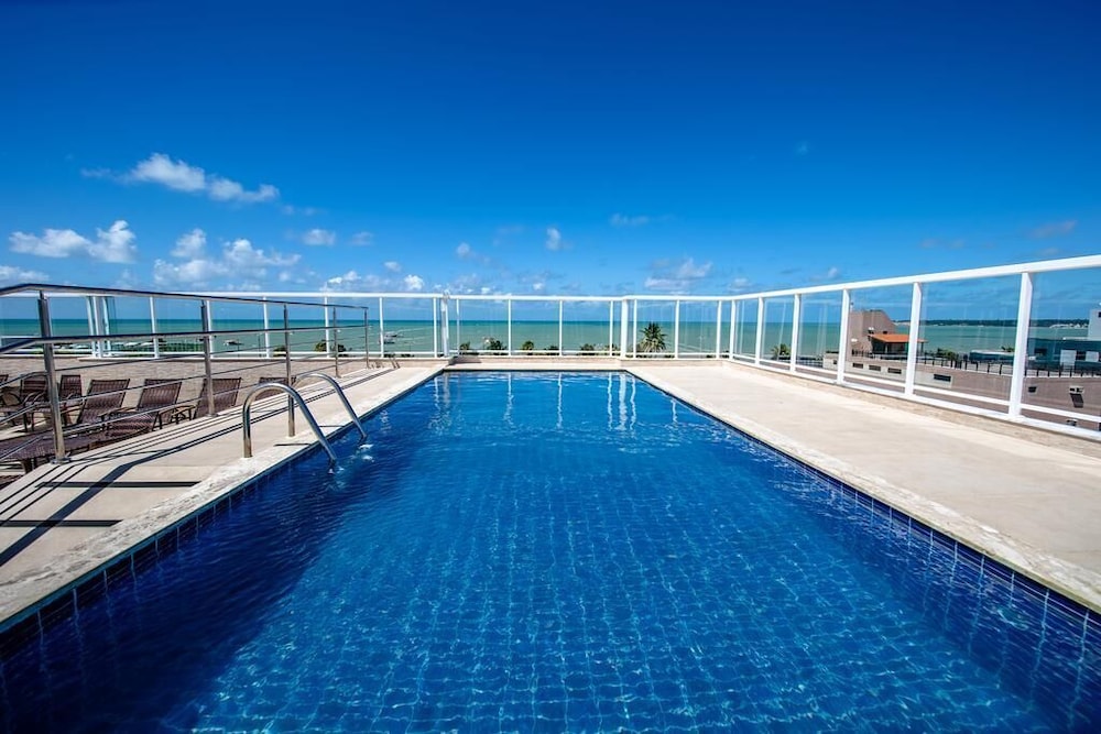 Tambau Beach Hotel 18/23