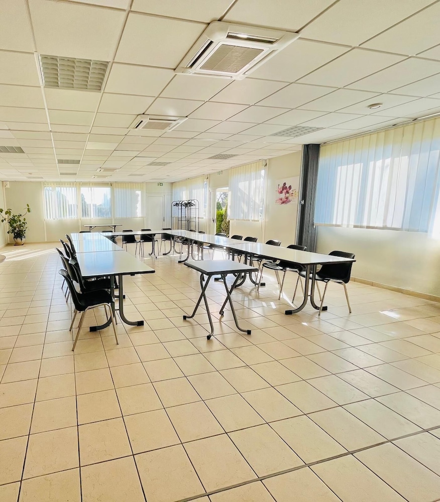 Logis Hotel Sully Le Château 23/49