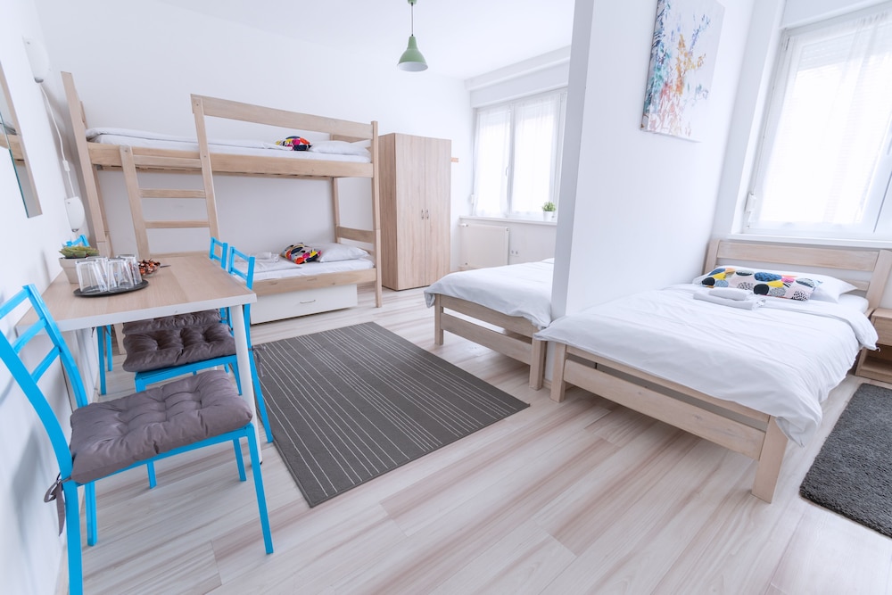 The Dots Hostel 20/37