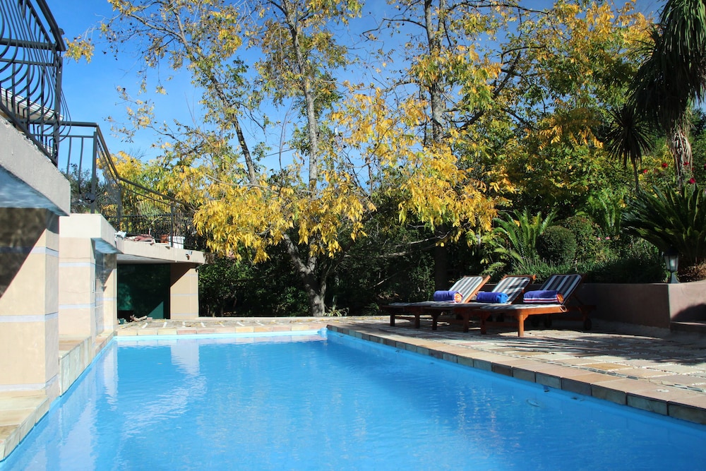 Lumley s Place Guesthouse 43/45