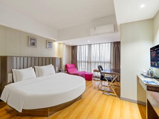 Romantic, Round Bed
