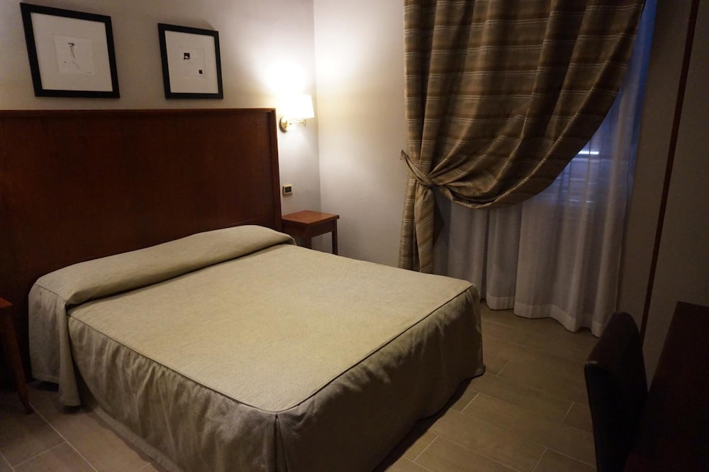 Hotel Taormina Roma 26/56