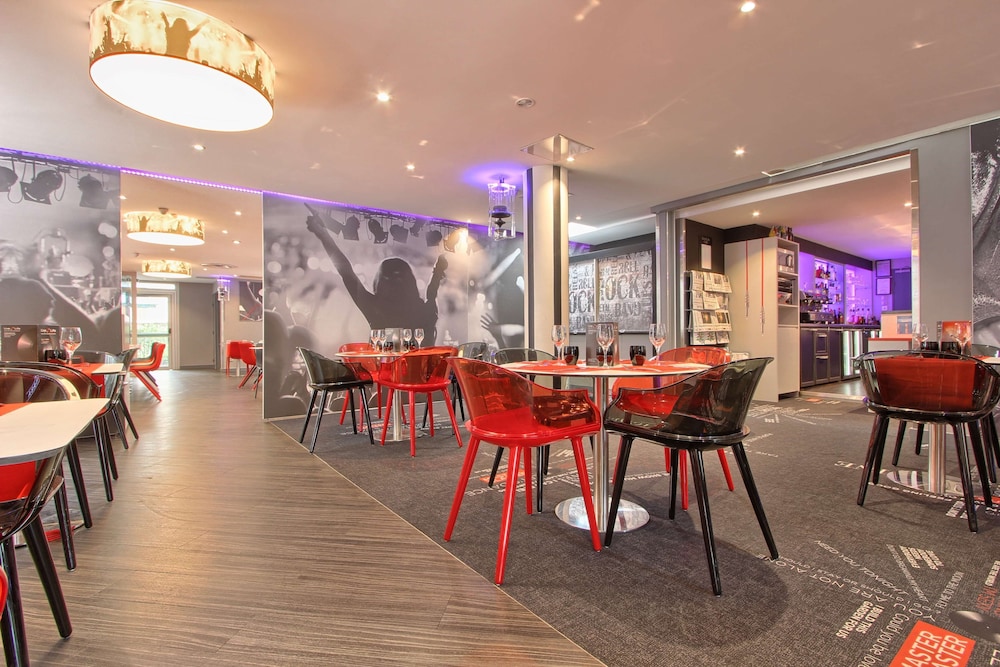 Kyriad Paris Nord Porte de Saint Ouen Formely Alliance Hotel Paris Porte de Saint Ouen 32/50