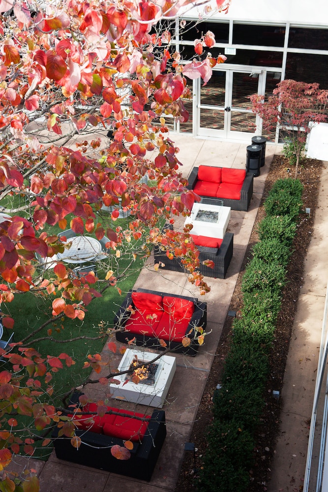 The University of Georgia Center for Continuing Education and Hotel 46/50