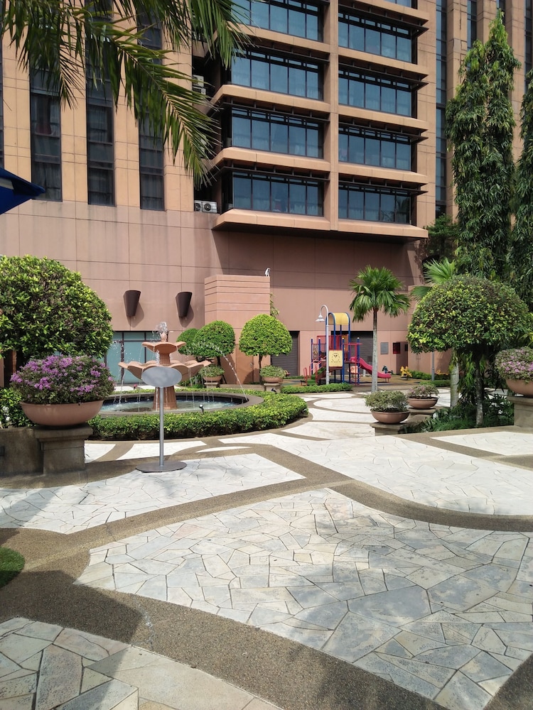 Grand Service Apartment @ Times Square 44/51