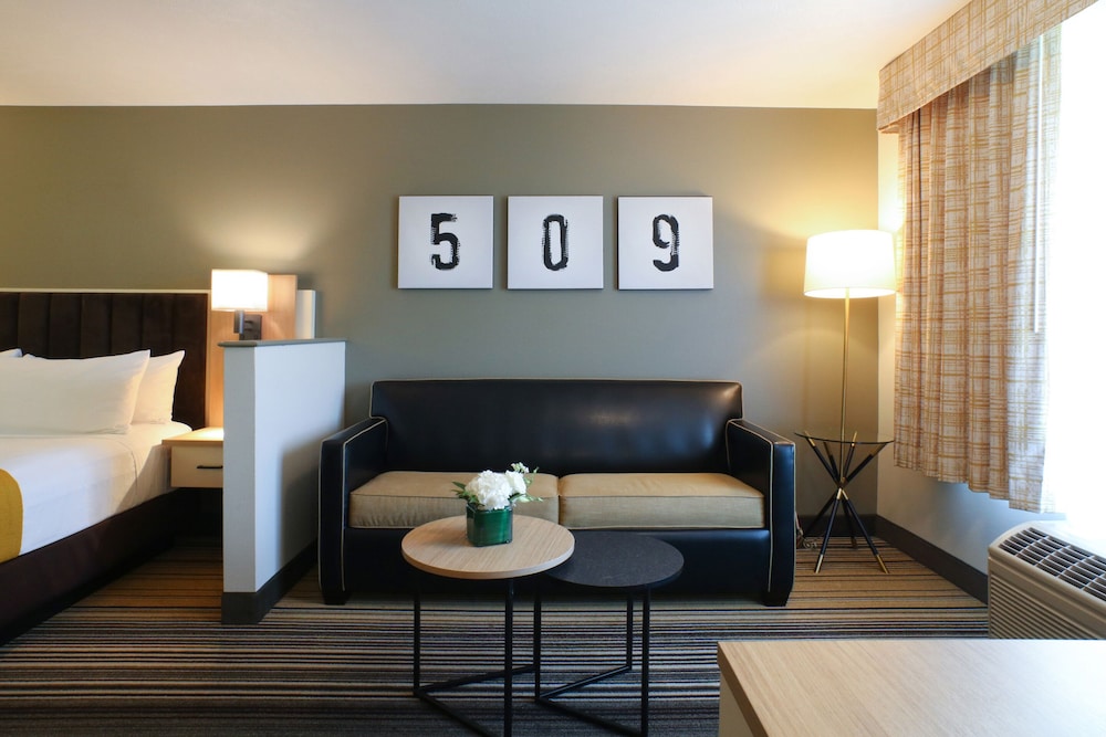 Oxford Suites Spokane Valley 42/64