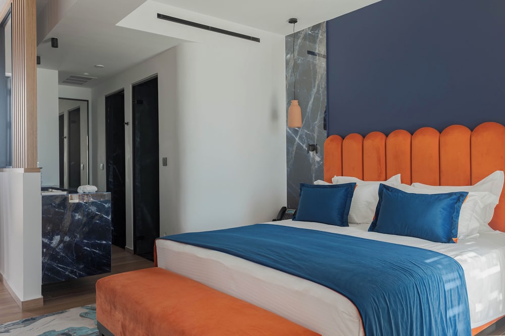 PREMIUM, SUITE, KING BED, SEA VIEW, PRIVATE POOL