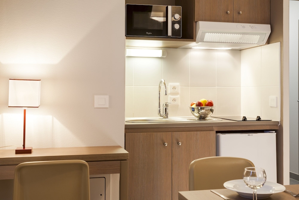Neho Suites Porte de Geneve Gare Annemasse 25/30