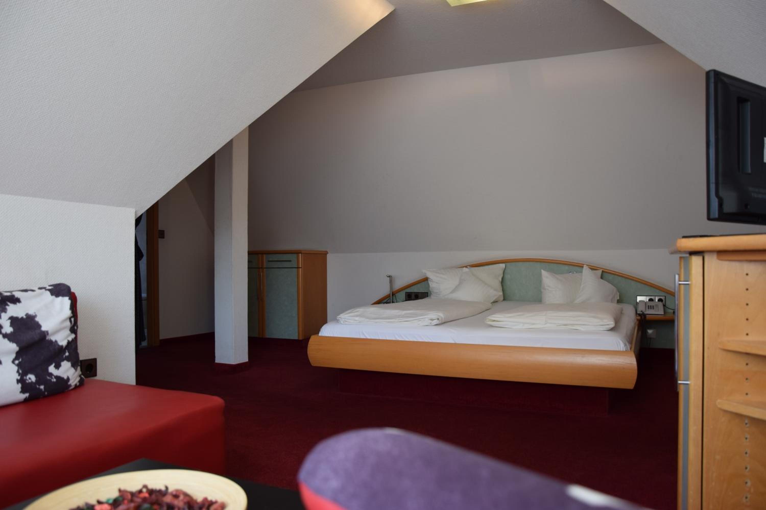 Room, Triple