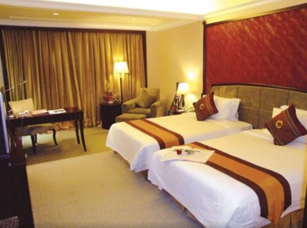 Royal Marina Plaza 23/60