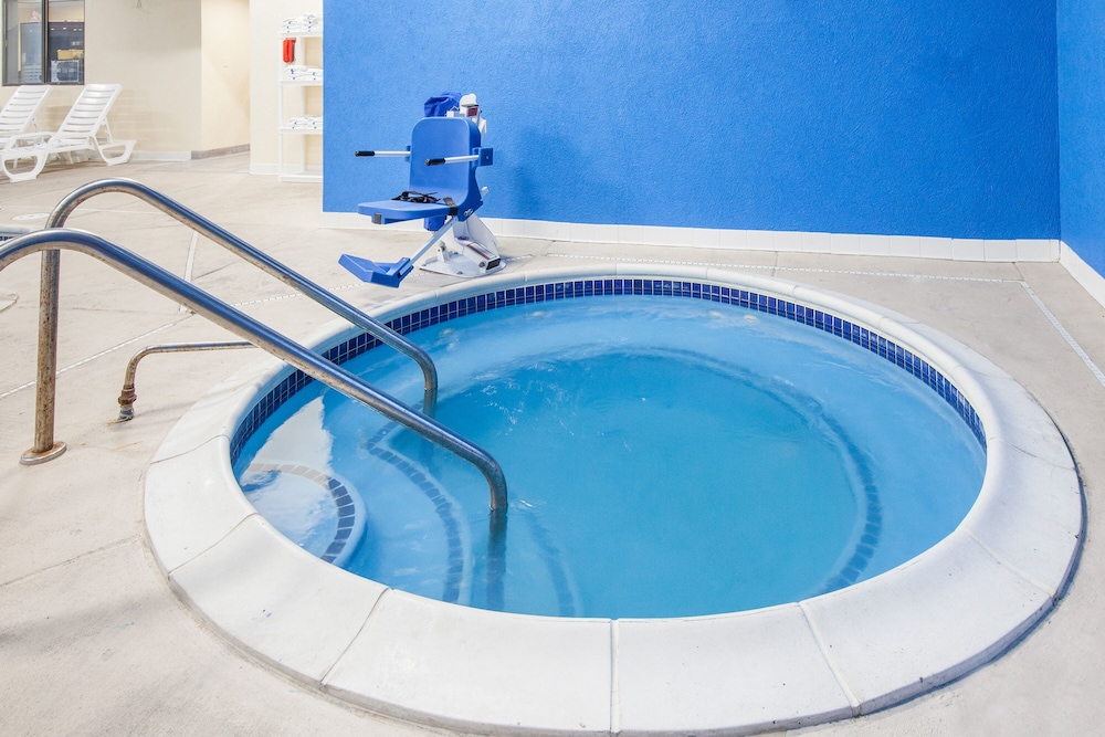 Days Inn by Wyndham Miami 16/27