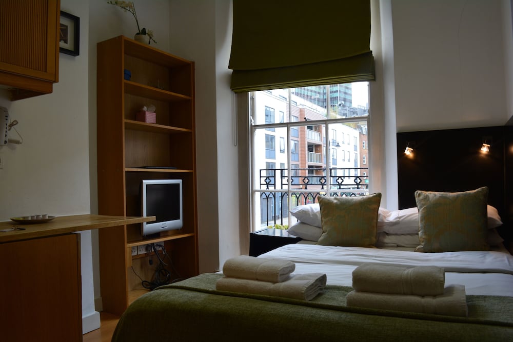 Studios 2 Let North Gower 55/75