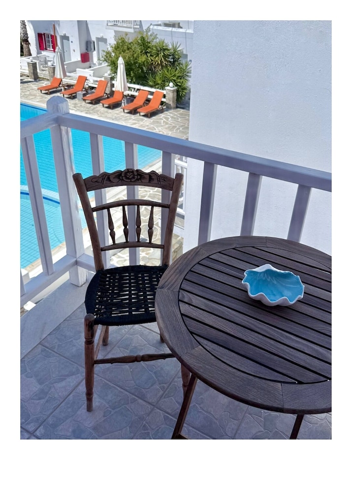 Summer Shades Hotel 49/64