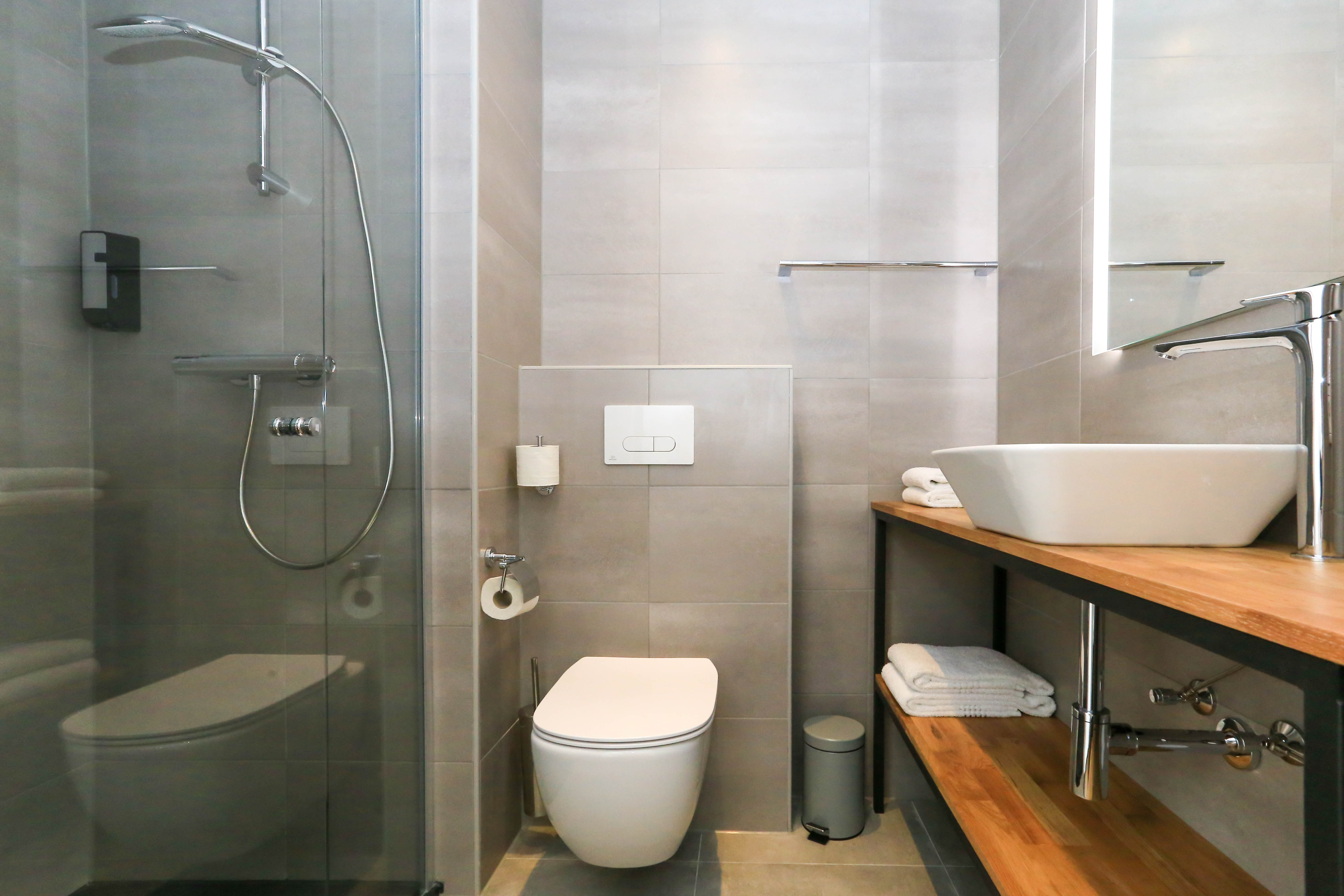 Room, Triple, Fletcher Hotel Rotterdam-Airport 2/2