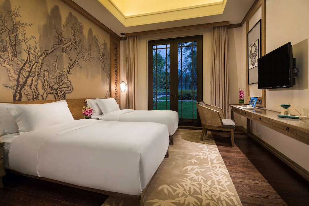 Banyan Tree Yangshuo 17/50