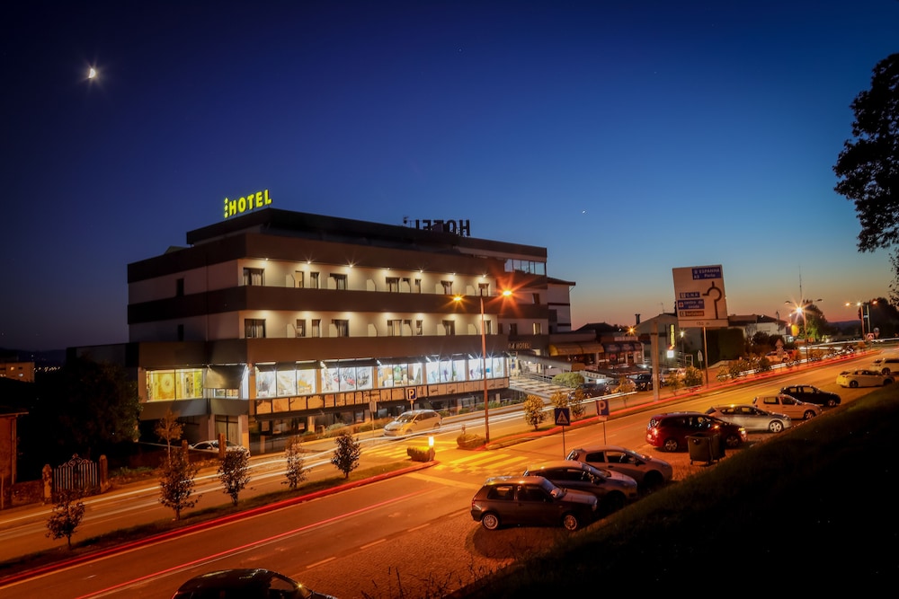 Lara Hotel 3/49