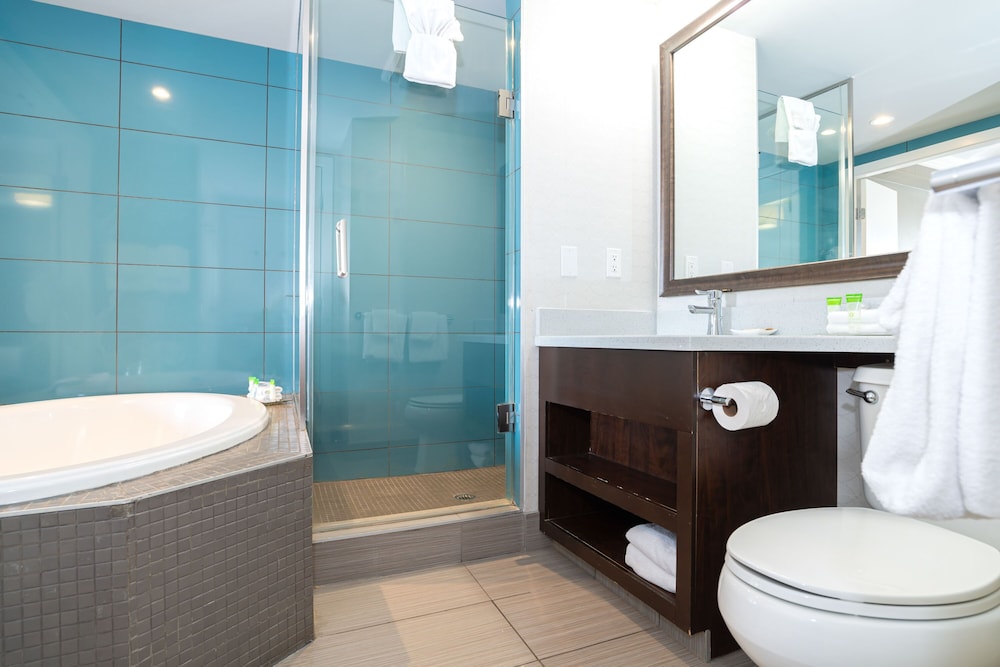 Sandman Hotel & Suites Calgary South 65/65