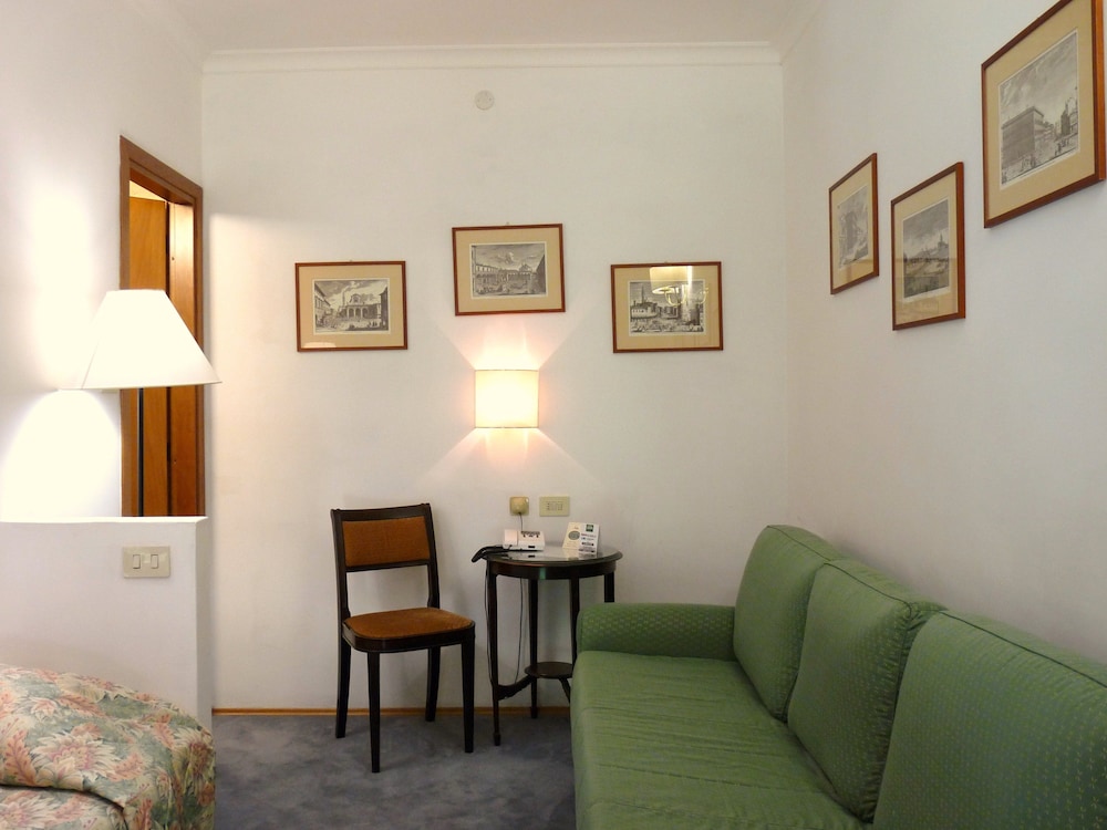 Classic Hotel 38/66