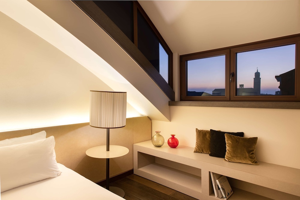 Hyatt Centric Murano Venice 20/70
