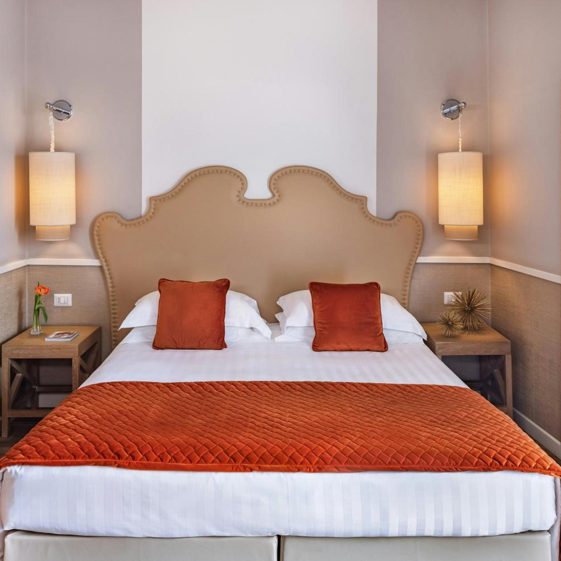 Deluxe, Double or Twin Bed, Volcano View 6/10