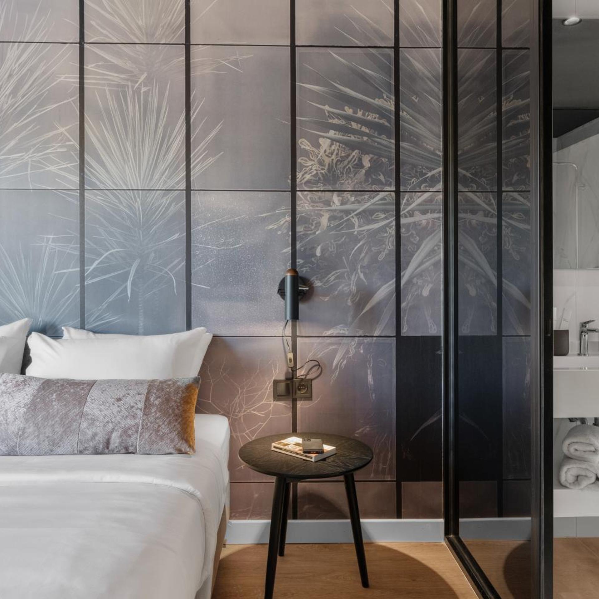 Superior, Double Bed, Lateral Side Sea View