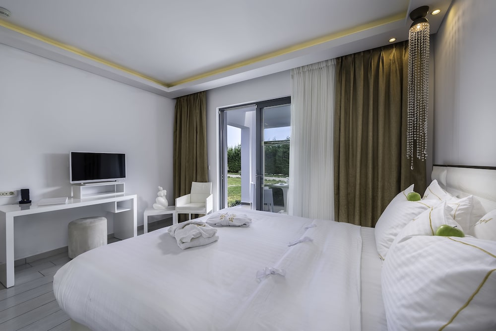Diamond Deluxe Hotel Wellness Amp Spa Adults Only 35/76